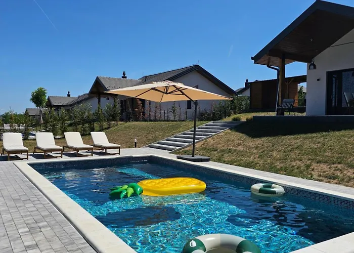 K42 Pool House Villa